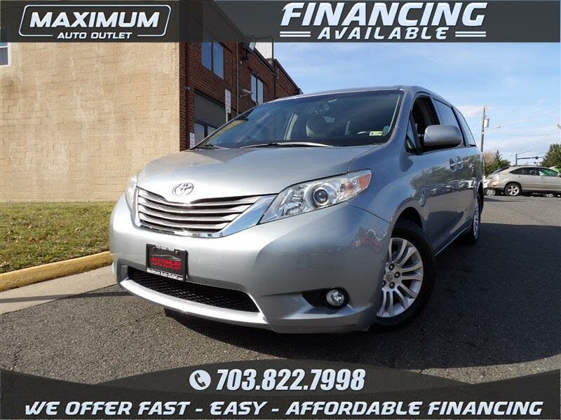 2015 Toyota Sienna XLE 7-Passenger Auto Access Seat