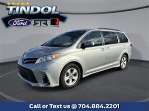 Toyota Sienna LE 7-Passenger FWD with Auto-Access Seat