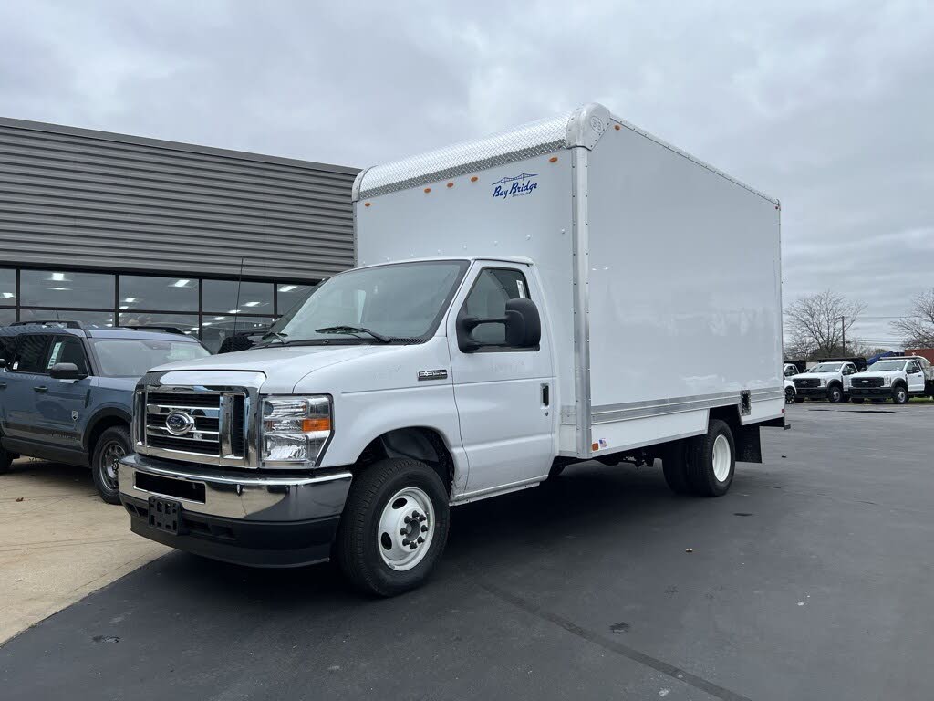 2025 Ford E-Series Chassis E-350 SD Cutaway SB DRW RWD