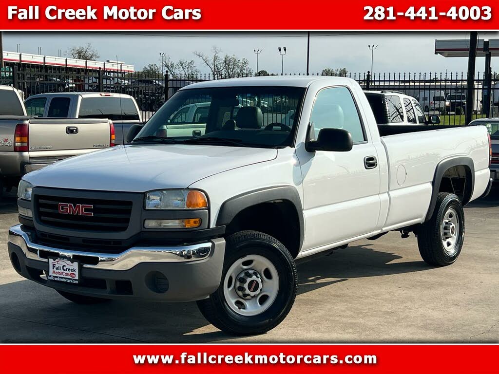 2004 GMC Sierra 2500HD 2 Dr STD Standard Cab LB HD