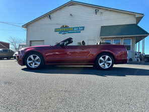 Ford Mustang V6 Convertible RWD