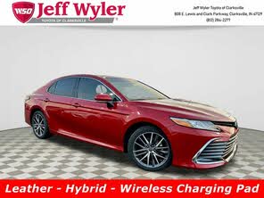 Toyota Camry Hybrid XLE FWD