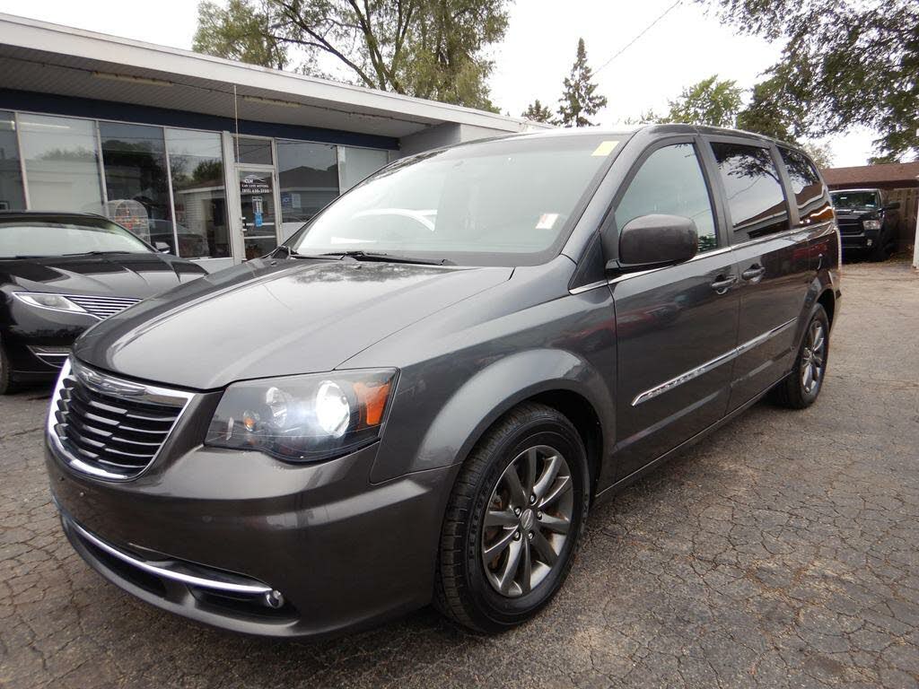 Used Chrysler Town & Country S FWD for Sale (with Photos
