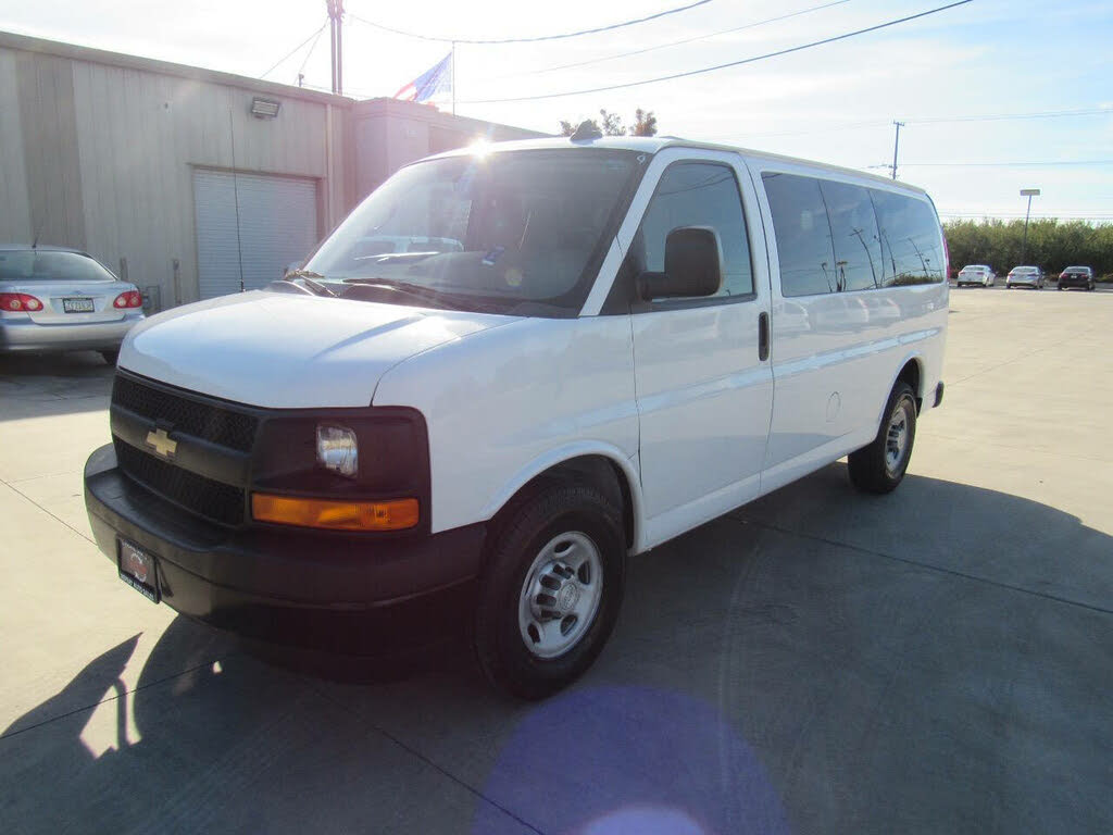 2017 Chevrolet Express 3500 LT RWD