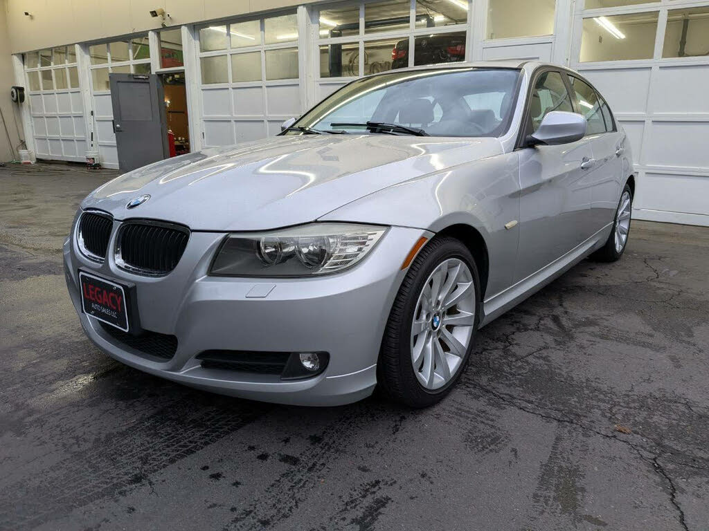 2011 BMW 3 Series 328i Sedan RWD