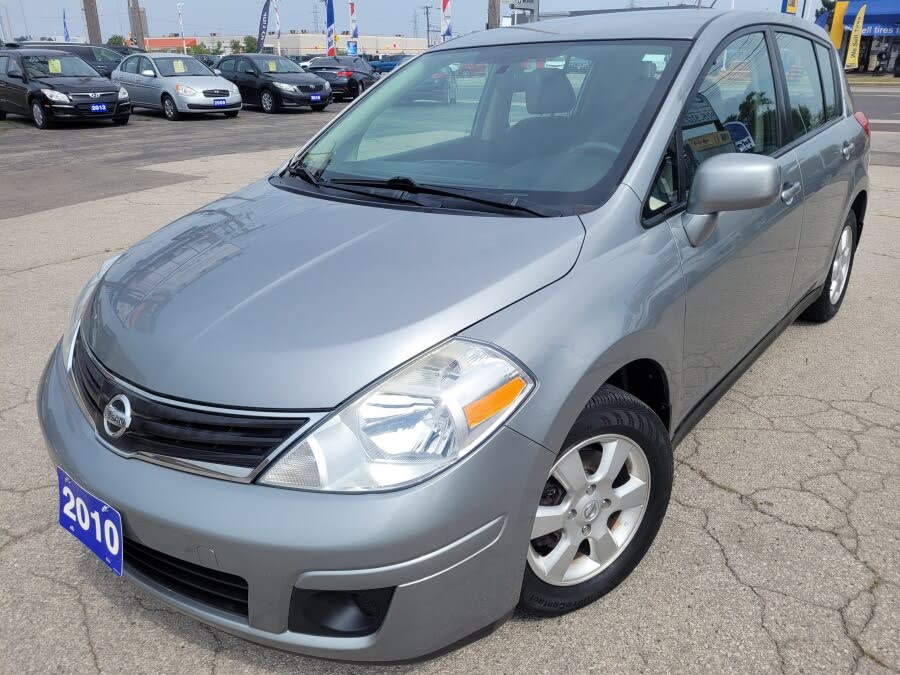 2010 Nissan Versa 1.8 SL Hatchback