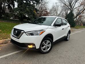 Nissan Kicks S FWD