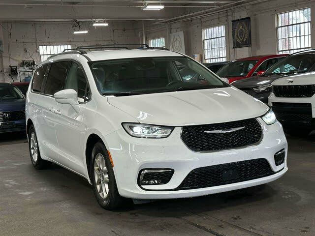 2022 Chrysler Pacifica Touring L FWD