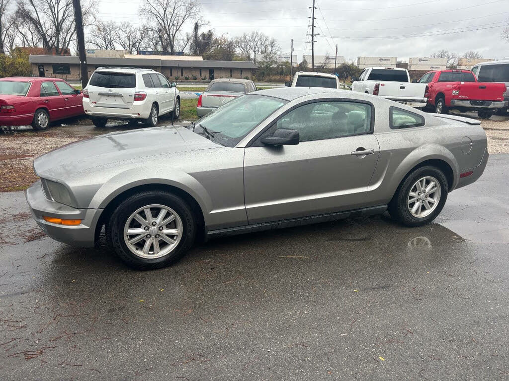 2008 Ford Mustang V6 Deluxe Coupe RWD