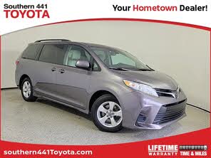 Toyota Sienna LE 7-Passenger FWD with Auto-Access Seat