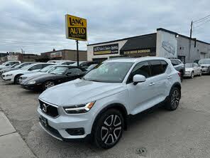 Volvo XC40 T5 Momentum AWD