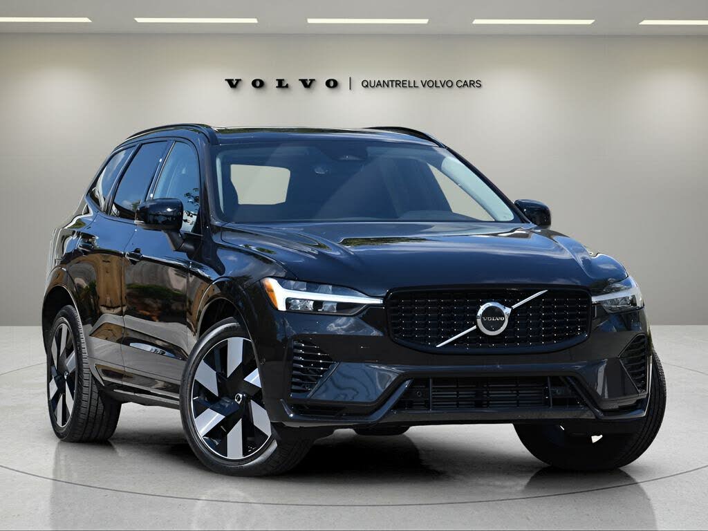 2024 Volvo XC60 Recharge T8 Plus Dark Theme eAWD