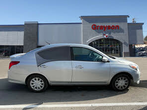 Nissan Versa SV FWD