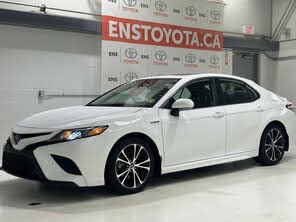 Toyota Camry Hybrid SE FWD