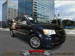 Chrysler Town & Country Touring-L FWD