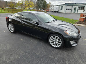 Hyundai Genesis Coupe 2.0T RWD