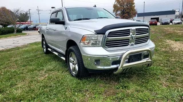2016 RAM 1500 SLT Crew Cab 4WD