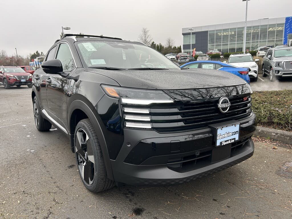 2025 Nissan Kicks SR AWD