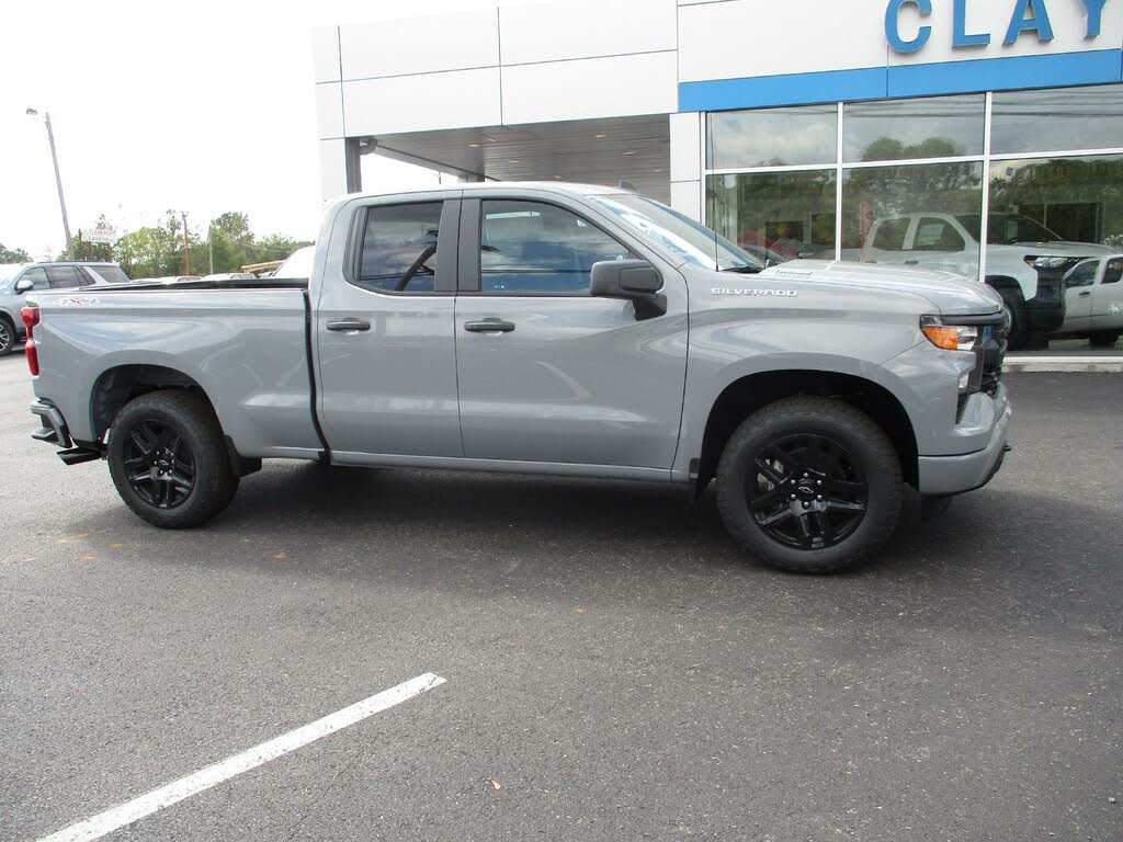 2025 Chevrolet Silverado 1500 Custom Double Cab 4WD