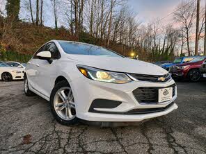 Chevrolet Cruze LT Hatchback FWD