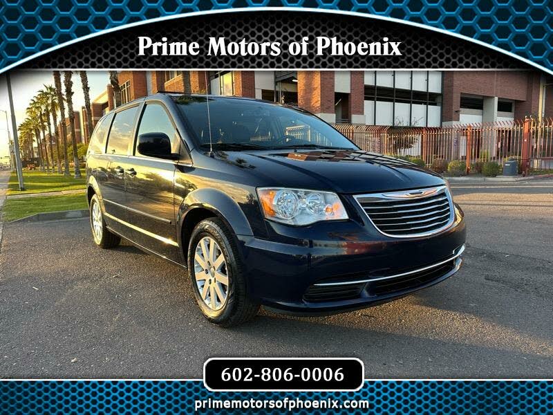 2016 Chrysler Town & Country LX FWD