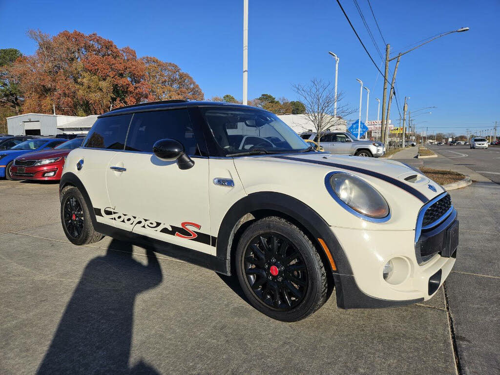 2015 MINI Cooper S 2-Door Hatchback FWD