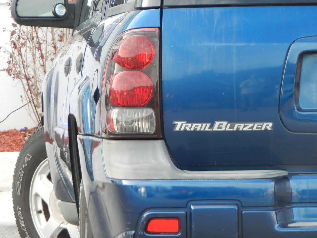 2002 Chevrolet Trailblazer LS RWD