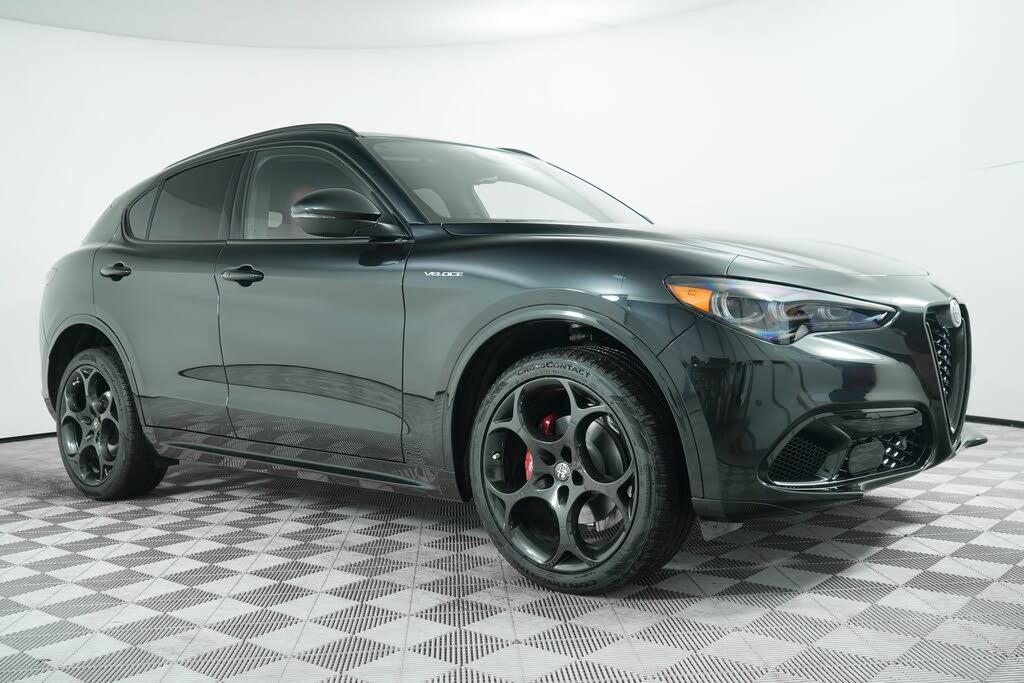 2025 Alfa Romeo Stelvio