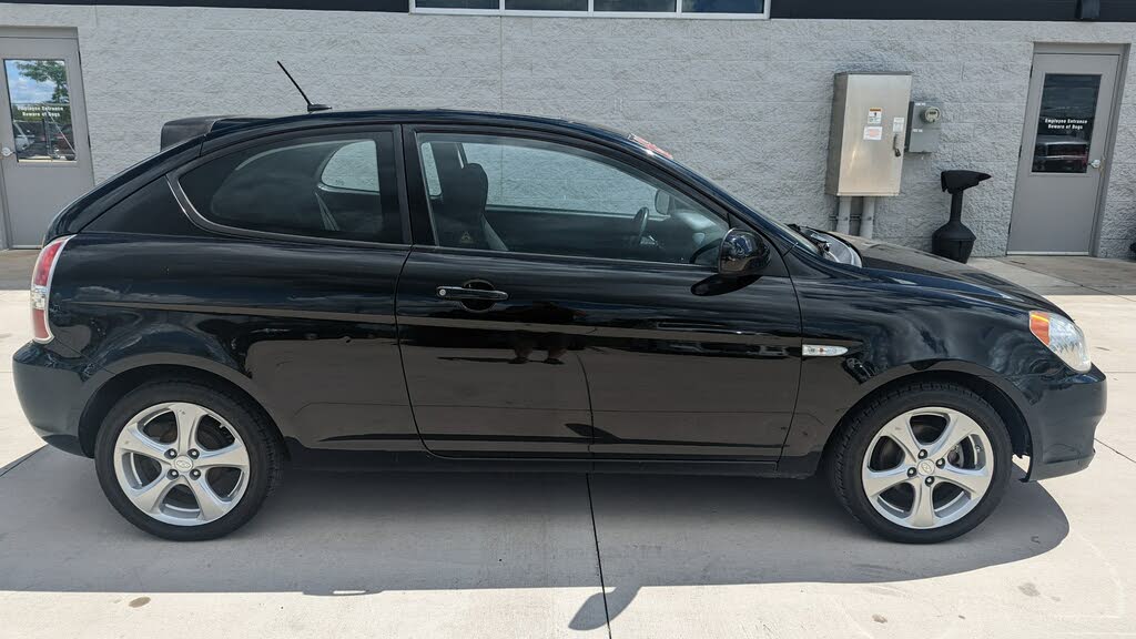 Used Hyundai Accent SE 2 Door Hatchback FWD for Sale in Green Bay WI CarGurus