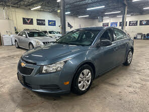 Chevrolet Cruze LS Sedan FWD