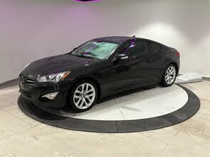 Hyundai Genesis Coupe 2.0T Premium RWD