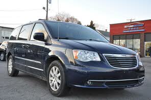 Chrysler Town & Country Touring FWD