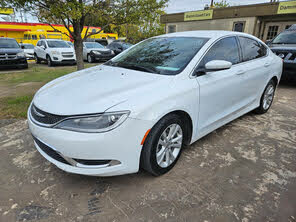Chrysler 200 Touring Sedan FWD