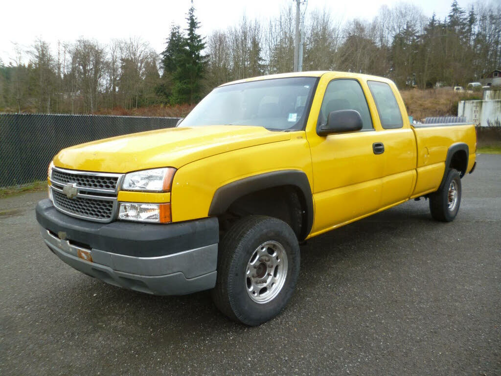 2005 Chevrolet Silverado 2500HD Work Truck Extended Cab LB RWD