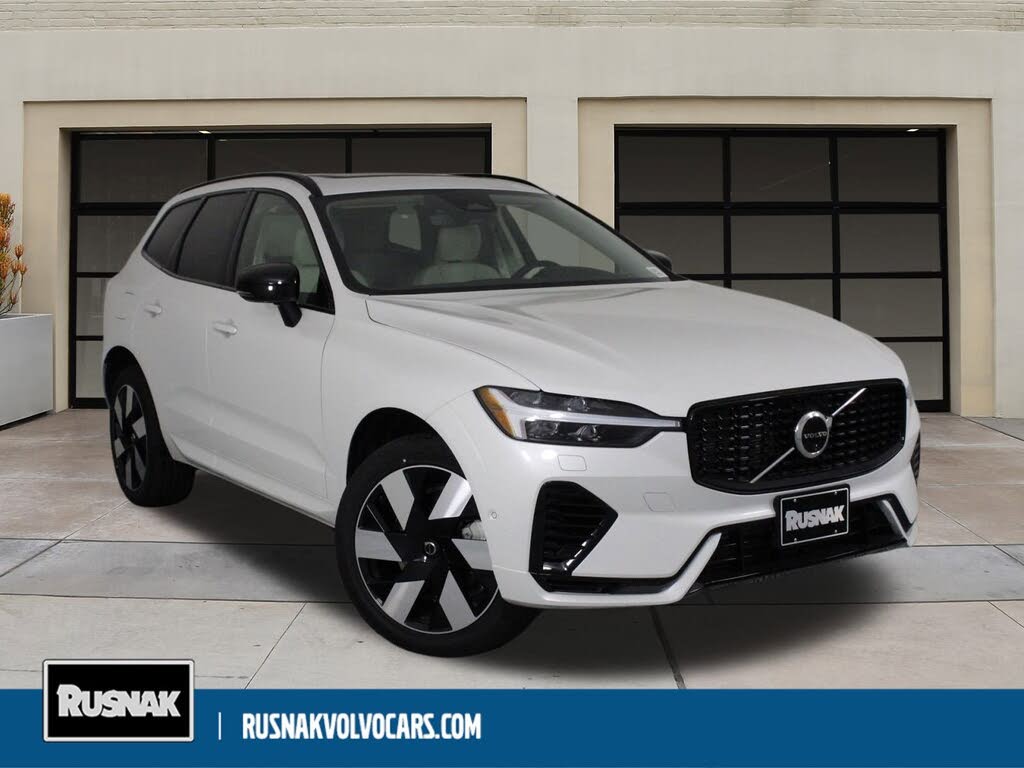 2025 Volvo XC60 Recharge T8 Plus Dark Theme eAWD