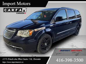 Chrysler Town & Country Touring-L FWD