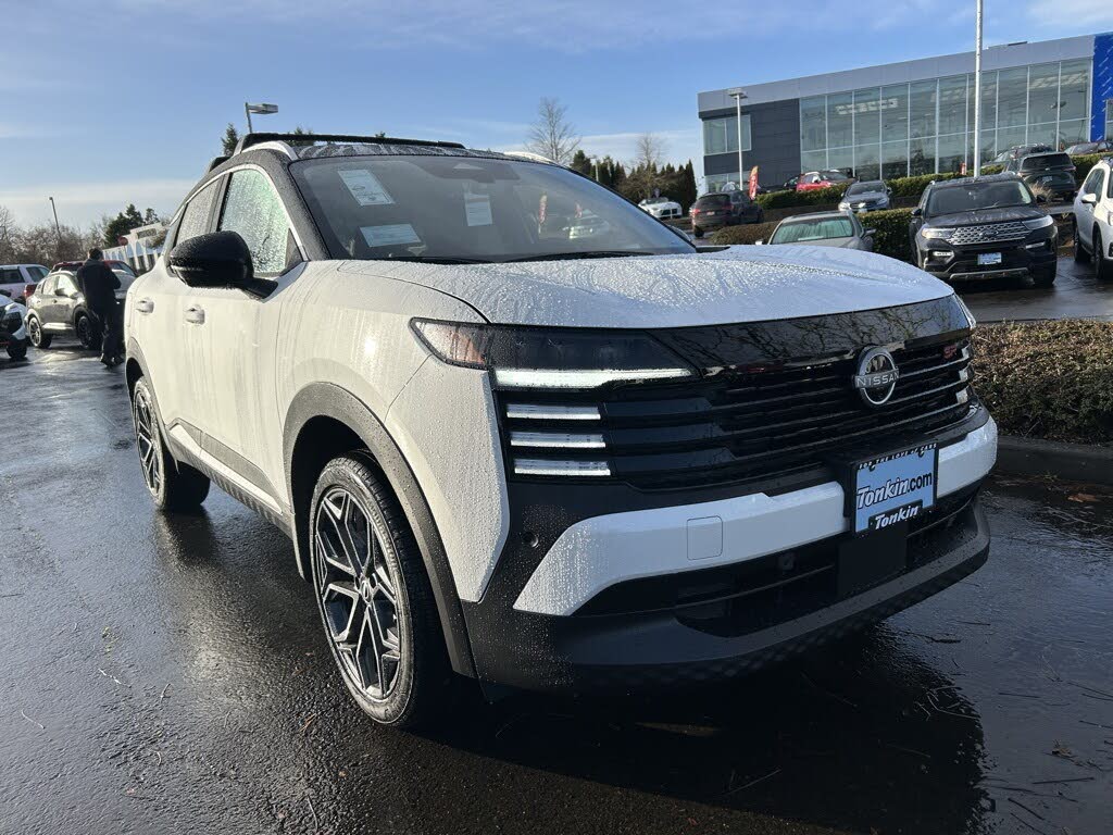 2025 Nissan Kicks SR AWD