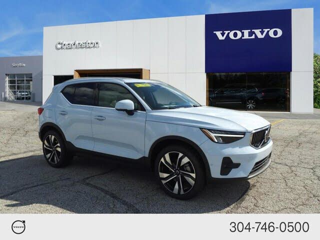 2025 Volvo XC40 B5 Ultra Dark Theme AWD