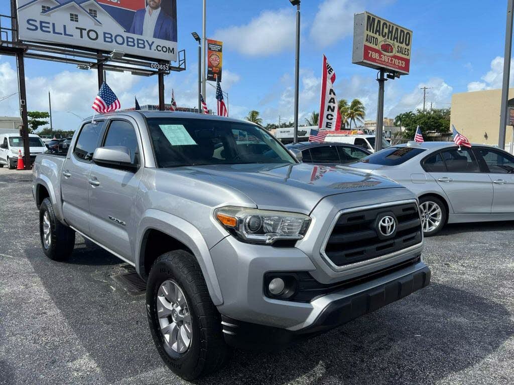 2017 Toyota Tacoma SR5 V6 Double Cab RWD