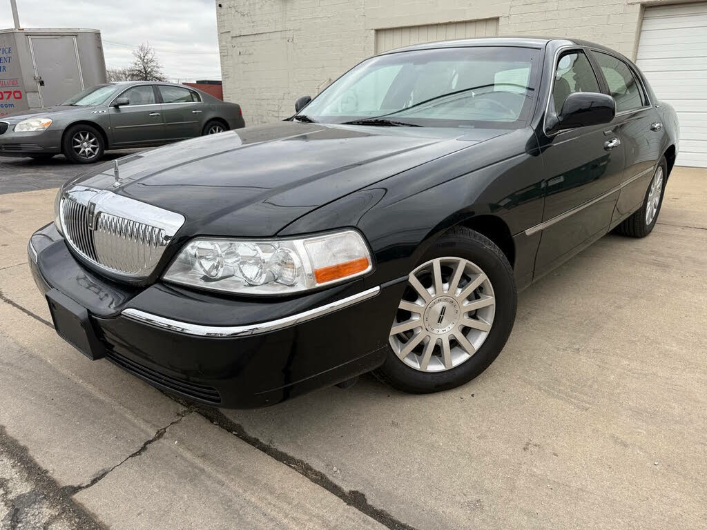 2006 Lincoln Town Car Signature