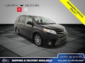 Toyota Sienna XLE 7-Passenger FWD with Auto-Access Seat