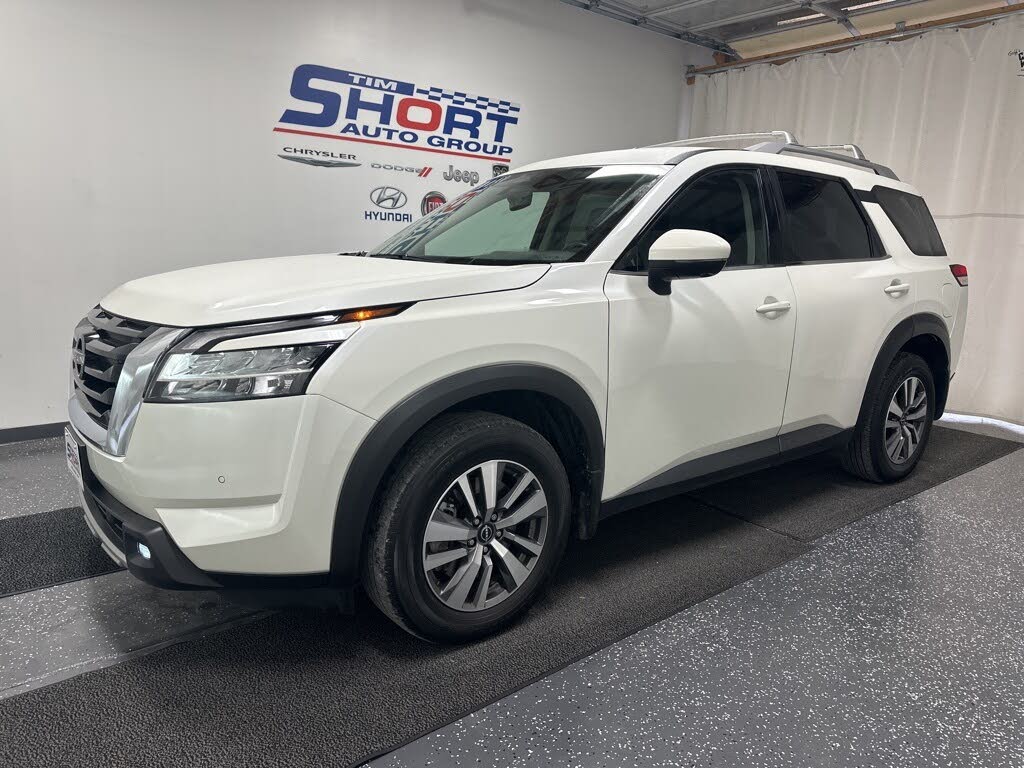 2023 Nissan Pathfinder SL 4WD