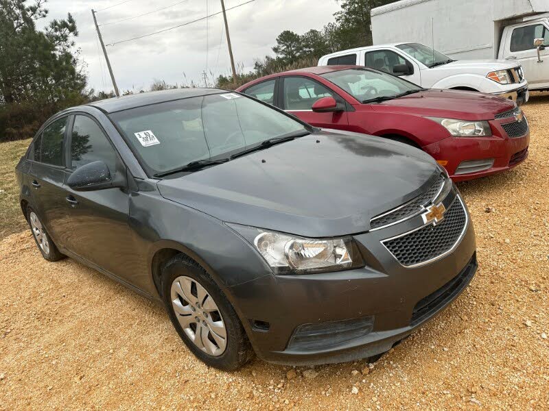 2013 Chevrolet Cruze LS Sedan FWD