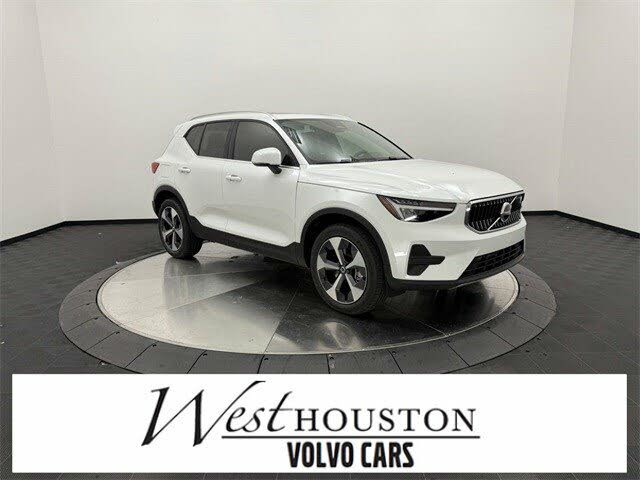 2025 Volvo XC40 B5 Core Bright Theme AWD