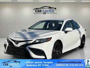 Toyota Camry SE FWD