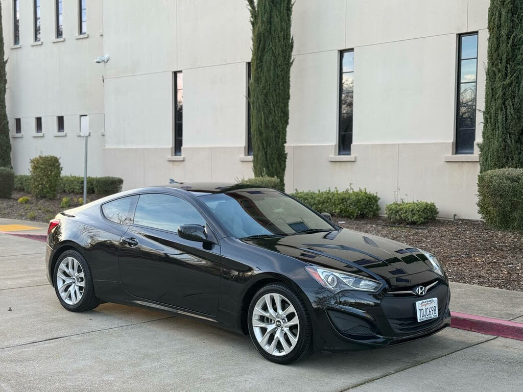 2013 Hyundai Genesis Coupe 2.0T R-Spec RWD