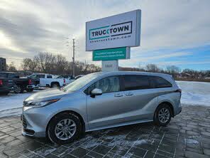 Toyota Sienna LE 8-Passenger AWD