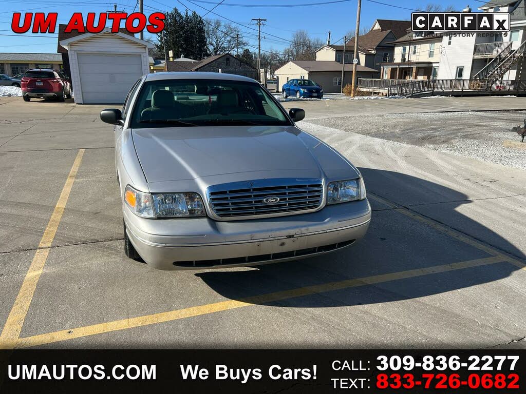 2004 Ford Crown Victoria LX