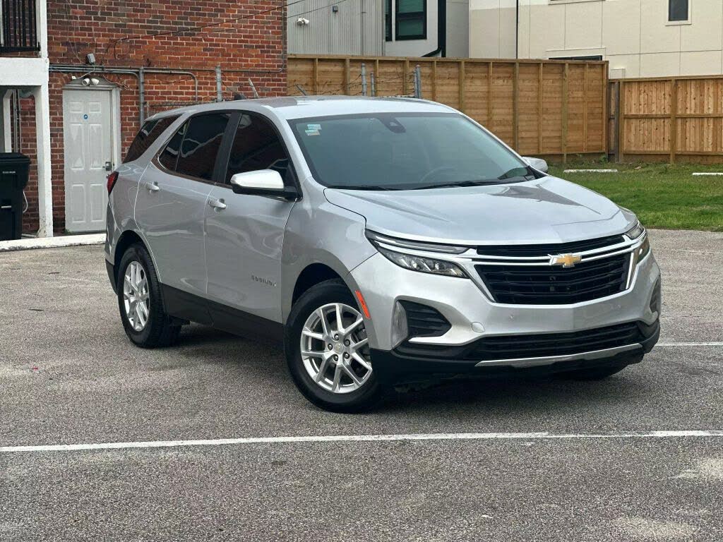 2022 Chevrolet Equinox LT FWD with 1LT