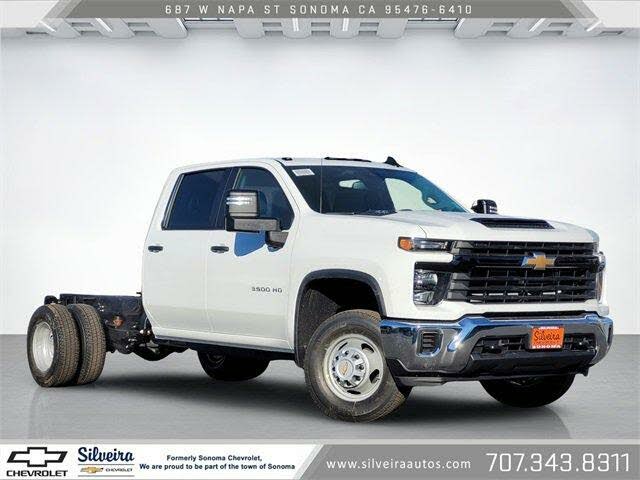 2025 Chevrolet Silverado 3500HD Chassis Work Truck Crew Cab 4WD